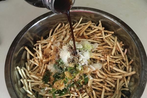 凉拌折耳根（鱼腥草）的做法图解4