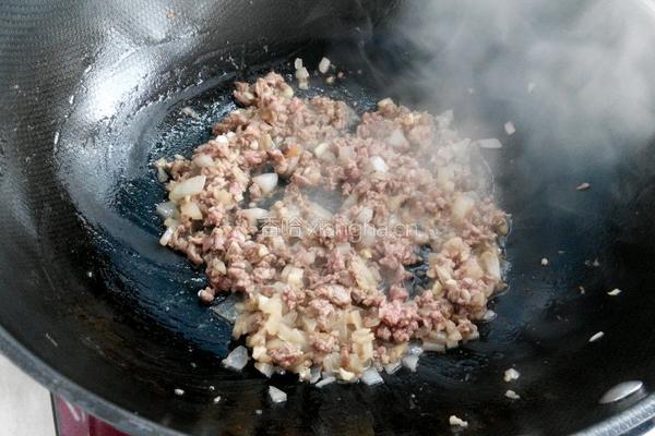香菇牛肉意大利面的做法图解4