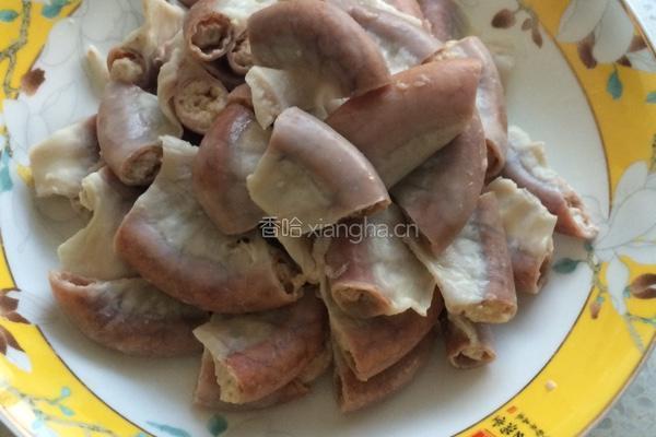 双椒炒粉肠的做法图解2