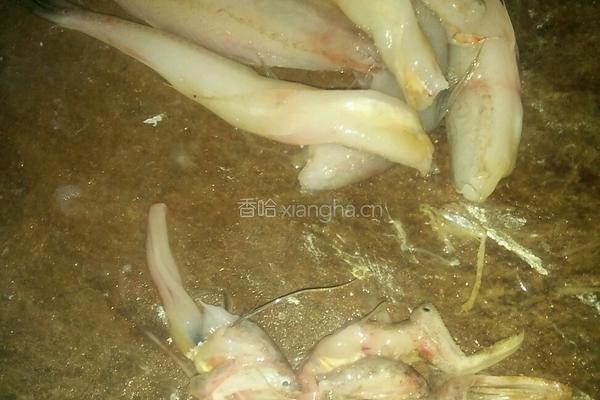 椒盐豆腐鱼的做法图解2
