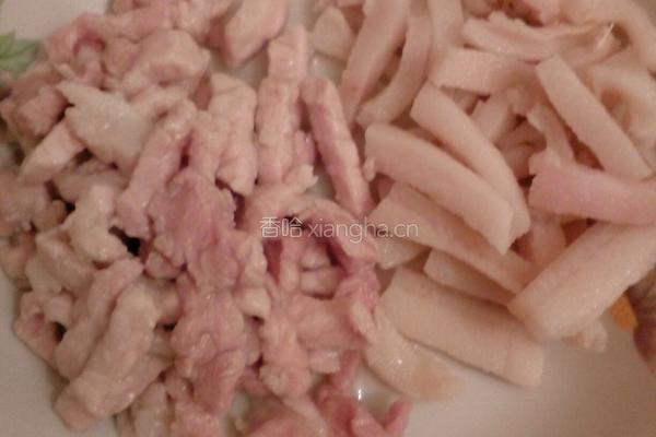 蒜香肉丝豇豆的做法图解1
