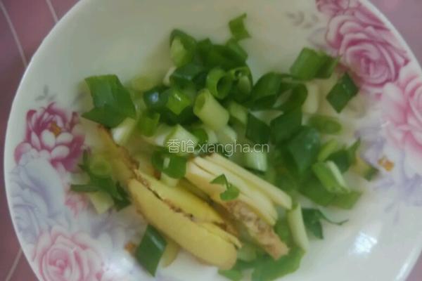 香菇炖豆腐的做法图解4