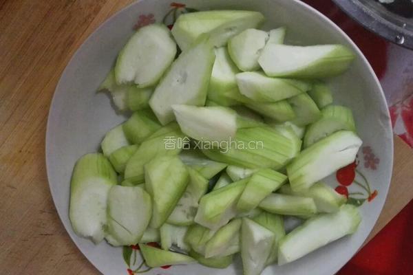 丝瓜炒菜花的做法图解2