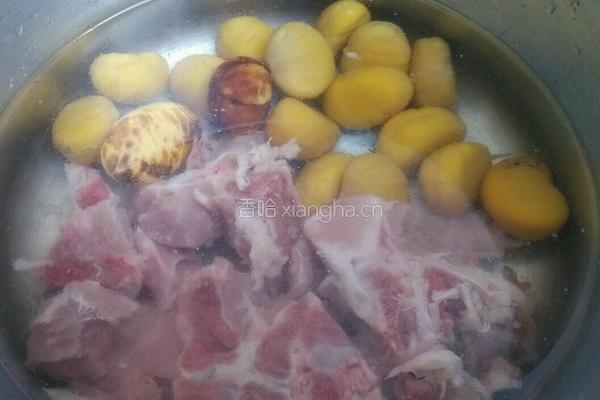 板栗骨头汤的做法图解5