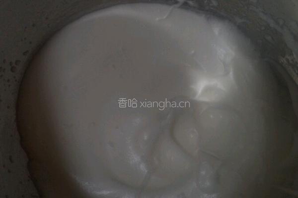 酸奶芝士慕斯装饰蛋糕的做法图解1