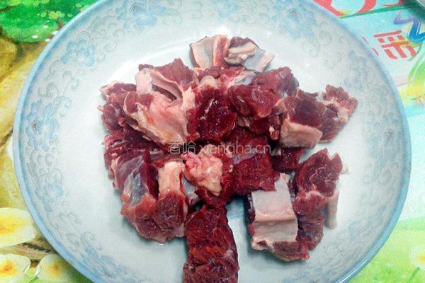 西红柿牛腩汤的做法图解2