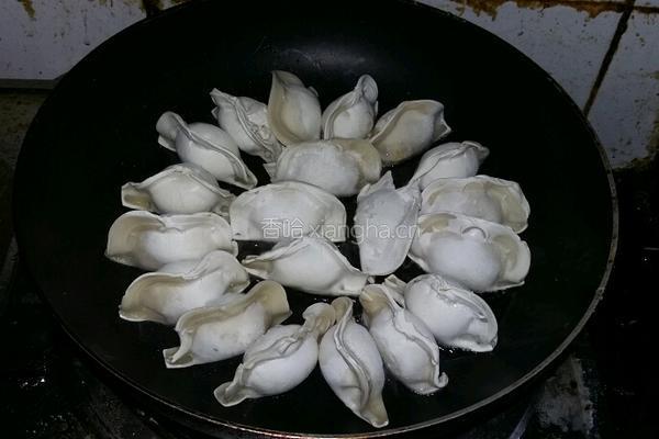 香酥煎饺（简易版）的做法图解1