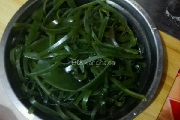 凉拌海带丝的做法图解1