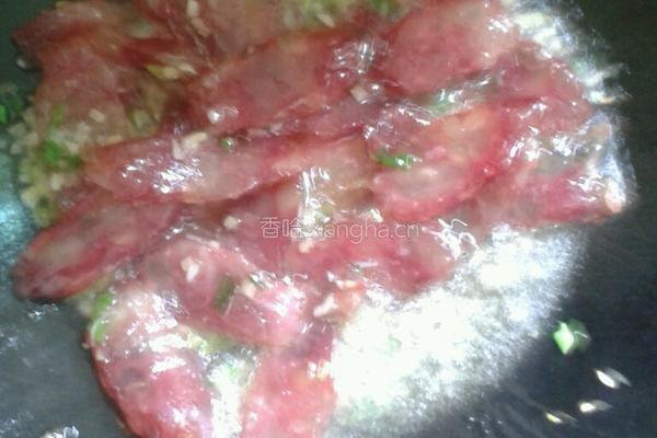荷兰豆炒广式腊肠的做法图解4