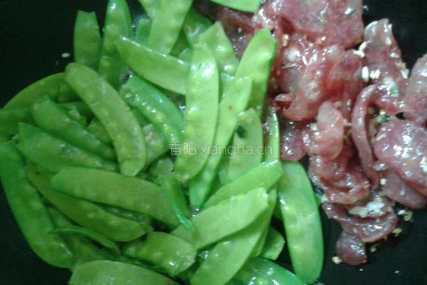 荷兰豆炒广式腊肠的做法图解5