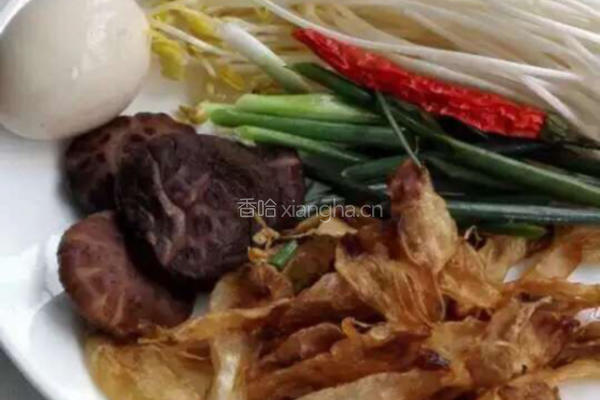 爆炒鱼胶豆芽丝的做法图解2
