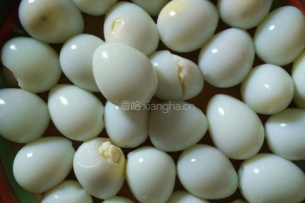 红焖猪肉鹌鹑蛋的做法图解5