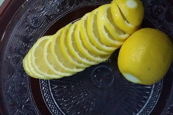  自制柠檬蜂蜜水的做法图解2