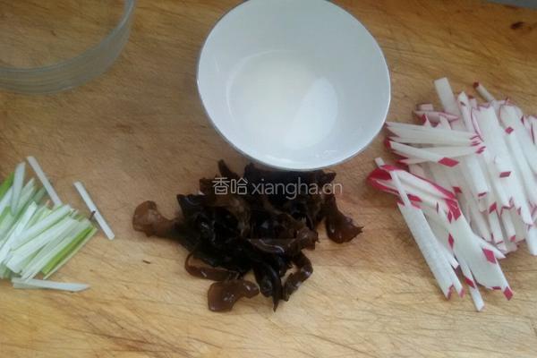 萝卜丝汤的做法图解1