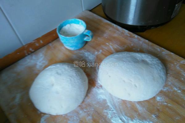 韭菜盒子的做法图解1