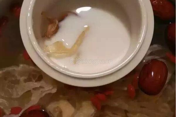 花胶瘦肉汤的做法图解3