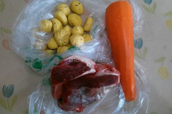 板栗煲牛肉的做法图解1