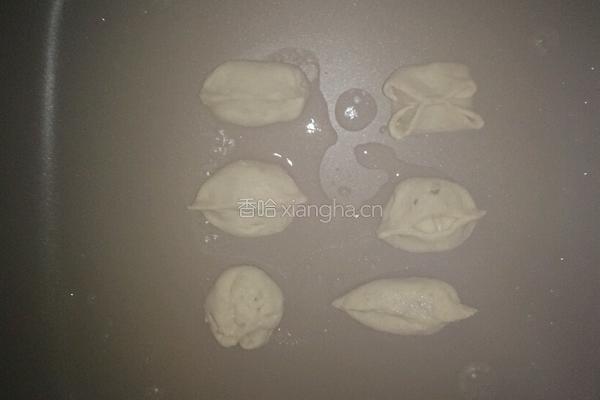 鱼泥花饺会包子的做法图解8