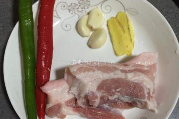 农家小炒肉的做法图解1