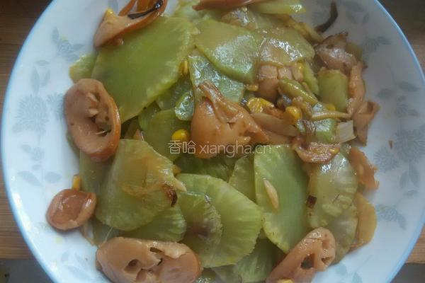 莴笋炒玉米腿