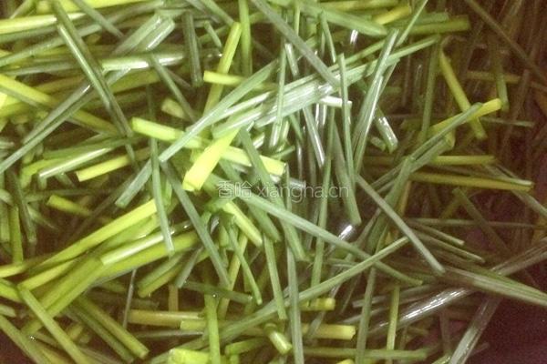 虫草花炒韭苔的做法图解3