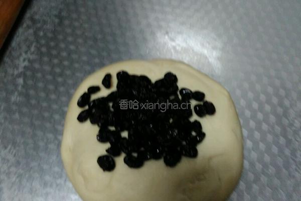 杏仁提子卷的做法图解2
