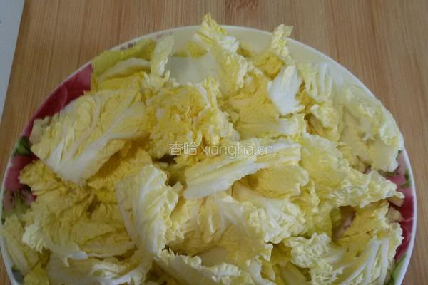 白菜莲花粉丝汤的做法图解5