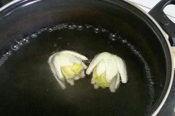 白菜莲花粉丝汤的做法图解7