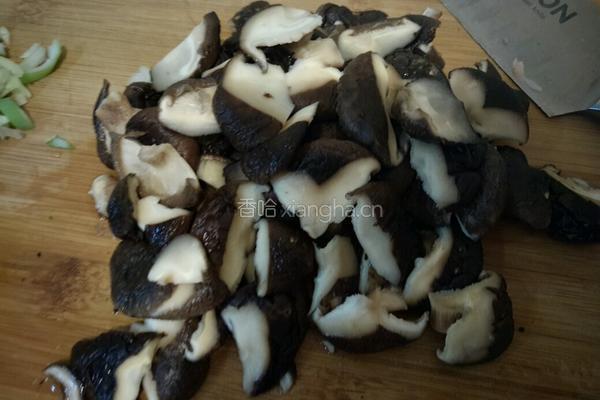 香菇烩彩虹蝴蝶面的做法图解7