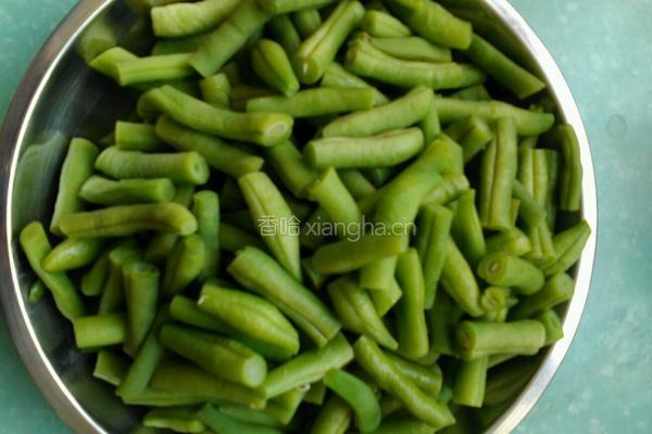 豆角炒肉的做法图解2