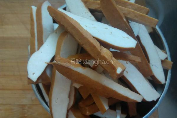 洋葱炒豆干的做法图解1