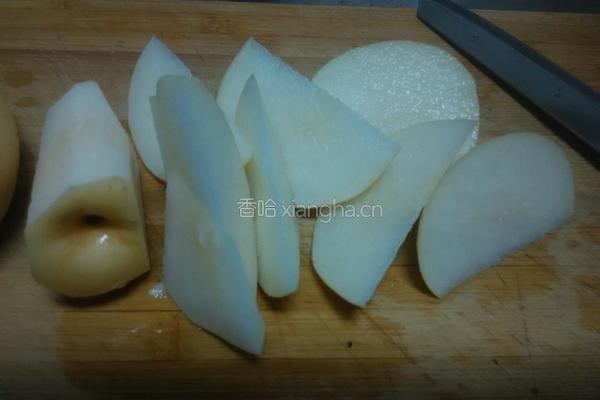 冰糖雪梨水的做法图解2