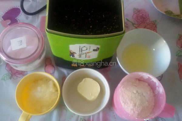 黑芝麻红薯条的做法图解1