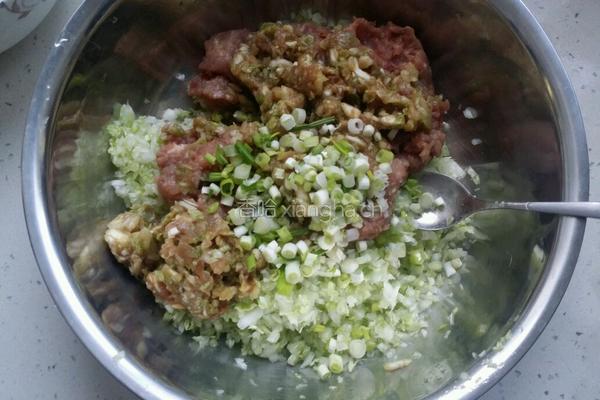 猪肉小馄饨的做法图解2