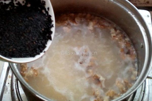 芝麻核桃粥的做法图解3
