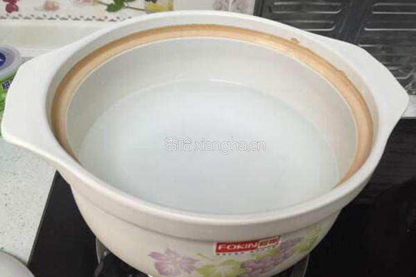 鲜虾砂锅粥的做法图解3