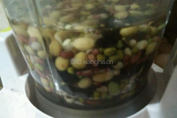 杂粮豆浆的做法图解2