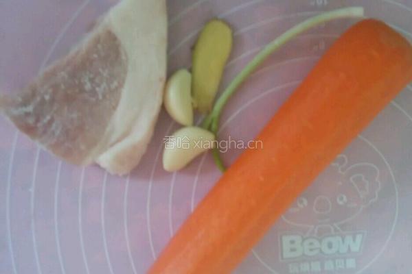胡萝卜炒肉丝的做法图解1