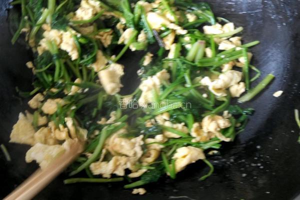 菠菜炒蛋的做法图解2