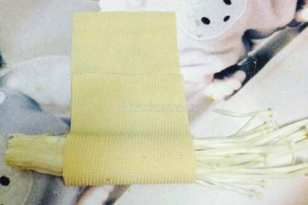 烧烤金针菇豆皮的做法图解3