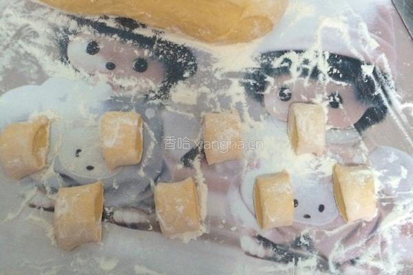 玫瑰花南瓜馒头的做法图解3