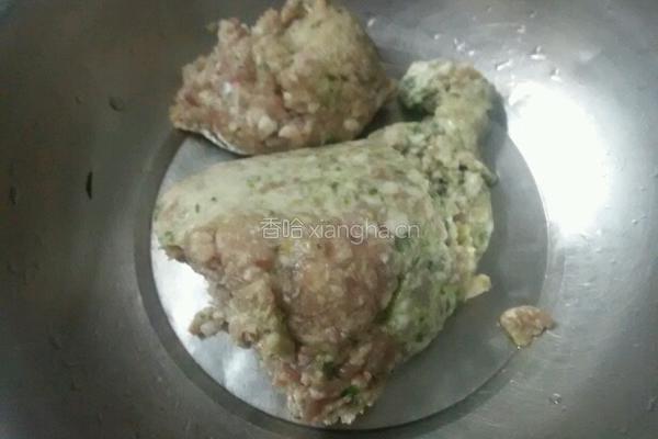 猪肉白菜水饺的做法图解1