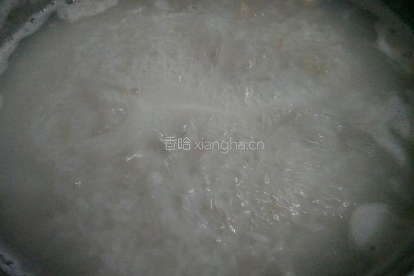 皮蛋瘦肉木耳菜粥的做法图解3