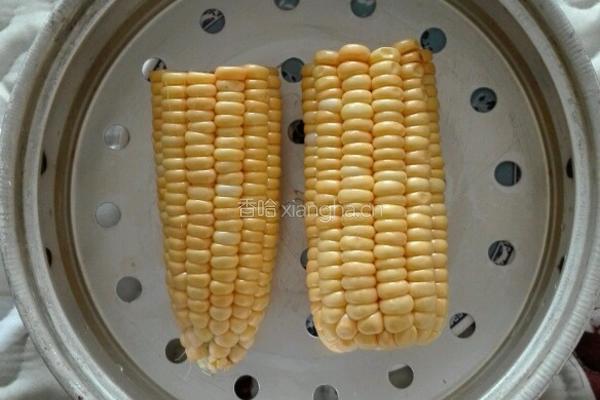 青红椒炒玉米的做法图解2