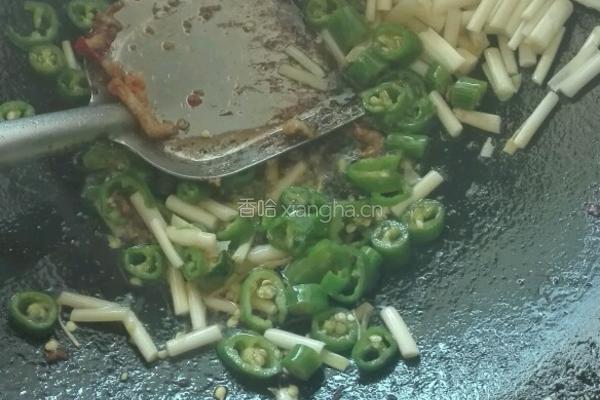 韭黄炒肉丝的做法图解8