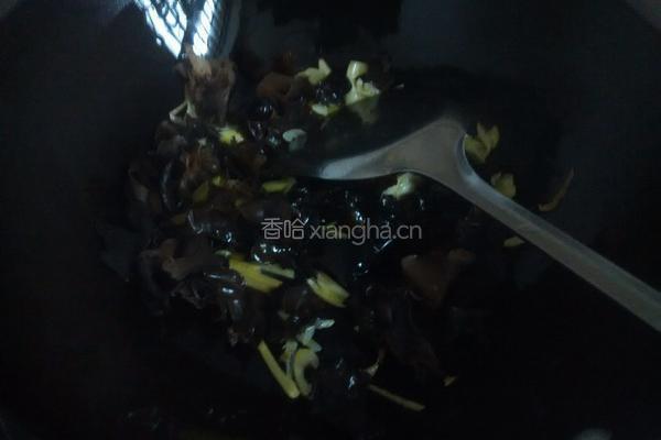 木耳炒青菜的做法图解5