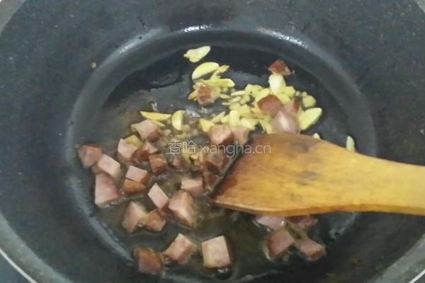 架豆王炒香肠胡萝卜的做法图解2