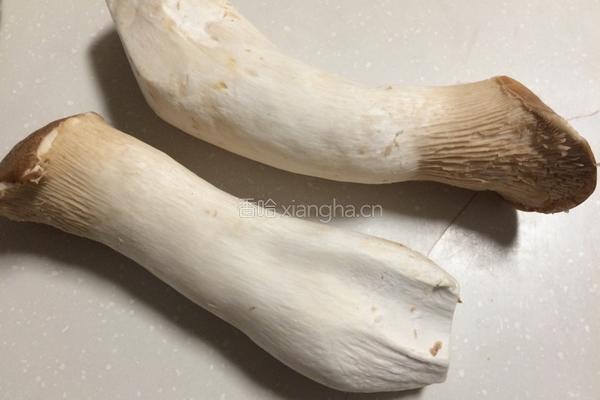 脆炸杏鲍菇的做法图解1