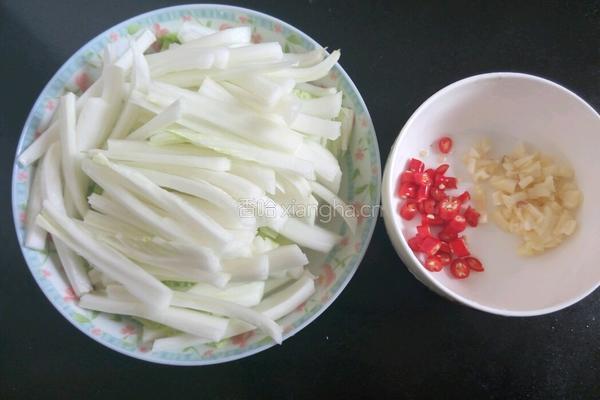 酸辣大白菜的做法图解1