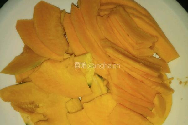 咸蛋黄焗南瓜的做法图解2